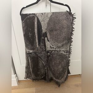 Aritzia blanket scarf